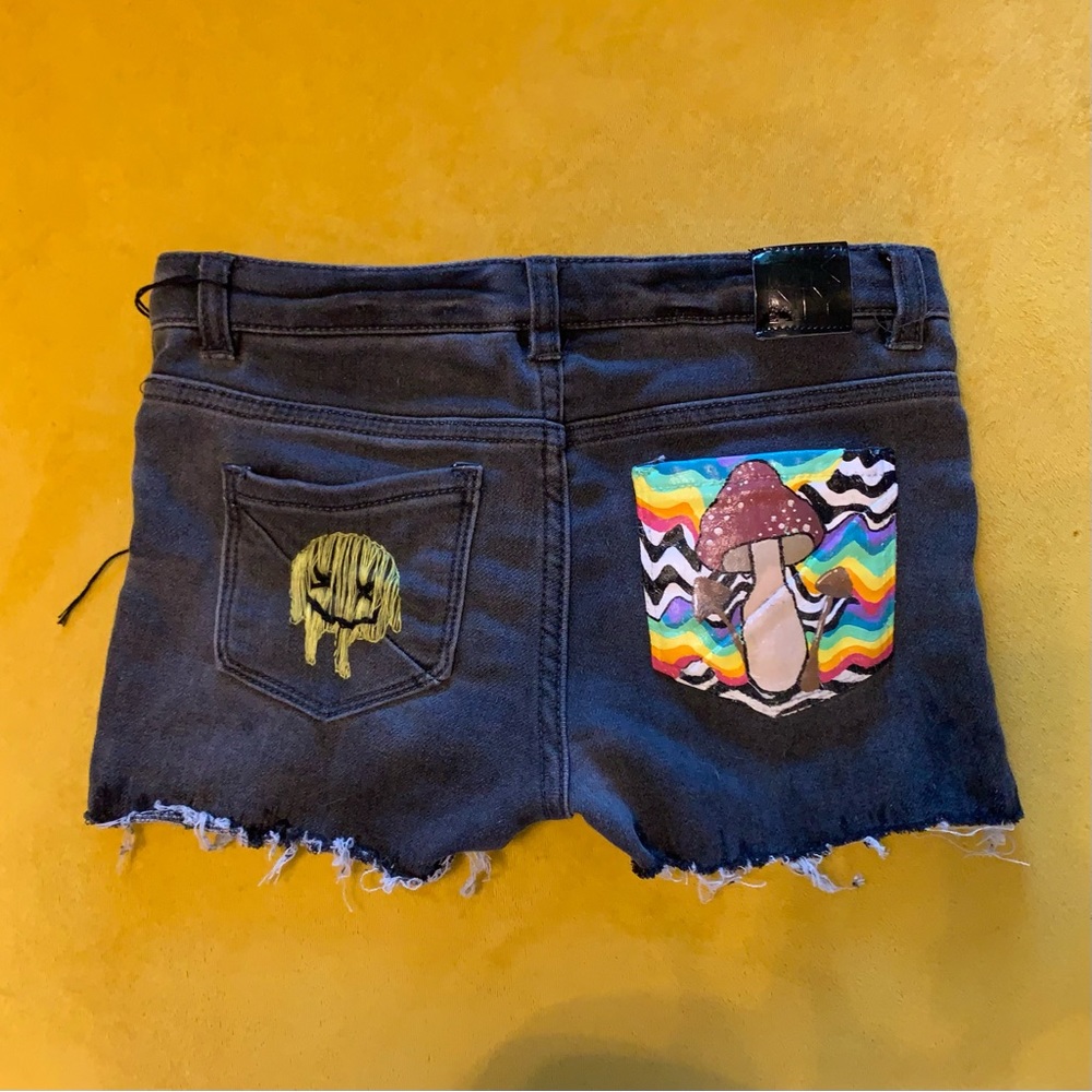 SOLD AT MARKET 👽SUPER COMFY grey distressed reworked grunge DKNY shorts